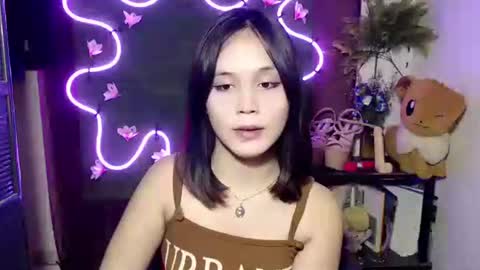 Snapshot of urpinay_pia chatting on 10/17/25, 10:23 Pia online show from 10/17/25, 10:23