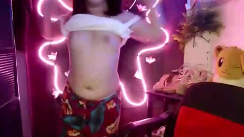 Snapshot of urpinay_pia chatting on 11/13/25, 11:47 Pia online show from 11/13/25, 11:47