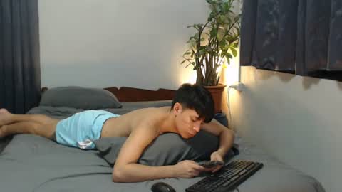 Snapshot of urpinoyasianx chatting on 07/23/26, 02:59 Mel online show from 07/23/26, 02:59