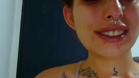 Aniie online show from 09/15/25, 11:21