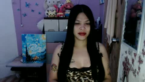hi im kim online show from 06/25/26, 11:15