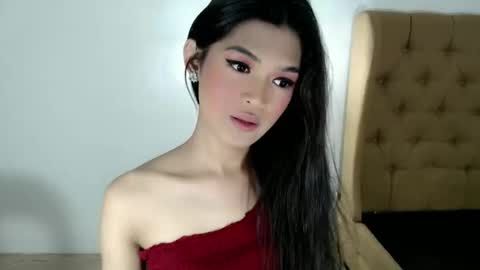 Snapshot of urpretty_shanexx chatting on 11/26/25, 04:57 HI IM SHINE online show from 11/26/25, 04:57