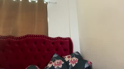 Snapshot of urprettyjaninexxx chatting on 09/16/25, 05:41 Janine online show from 09/16/25, 05:41