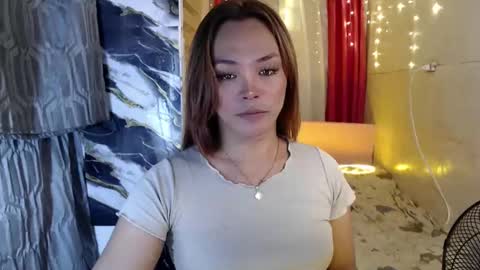 Snapshot of ursexy_debra chatting on 12/21/24, 09:12 TYRA online show from 12/21/24, 09:12