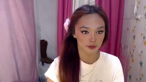 Snapshot of ursexy_debra chatting on 09/19/25, 11:22 TYRA online show from 09/19/25, 11:22