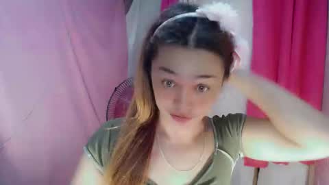 Snapshot of ursexy_debra chatting on 11/06/25, 10:21 TYRA online show from 11/06/25, 10:21