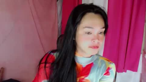 Snapshot of ursexy_debra chatting on 11/11/25, 02:55 TYRA online show from 11/11/25, 02:55