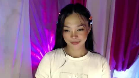 Snapshot of ursexy_debra chatting on 11/19/25, 03:28 TYRA online show from 11/19/25, 03:28