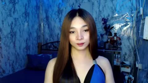 Snapshot of ursexytrans_cum chatting on 12/04/24, 03:32 Yhana online show from 12/04/24, 03:32