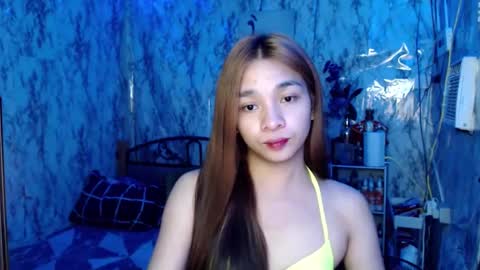 Snapshot of ursexytrans_cum chatting on 01/18/25, 12:02 Yhana online show from 01/18/25, 12:02