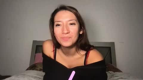 Snapshot of ursweetestlilly chatting on 10/11/25, 01:05 Lily online show from 10/11/25, 01:05