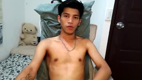 ursweetie_boy online show from 04/24/26, 10:18