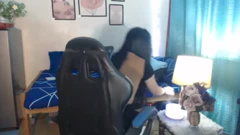 Snapshot of urwetasianprincessxx chatting on 01/21/25, 09:35 Ashley Kate Mateo Gray online show from 01/21/25, 09:35