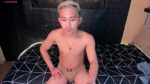 Snapshot of urxxxhotandie chatting on 11/16/25, 05:29 Marco online show from 11/16/25, 05:29