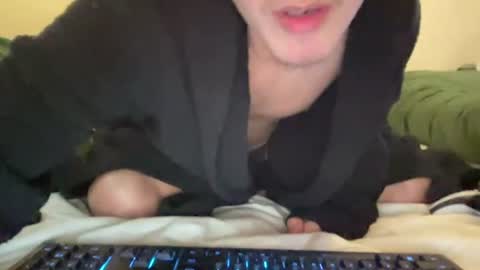 Snapshot of urztrulyy_ chatting on 06/28/26, 01:44 urztrulyy_ online show from 06/28/26, 01:44