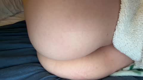 Lily online show from 12/31/24, 05:33