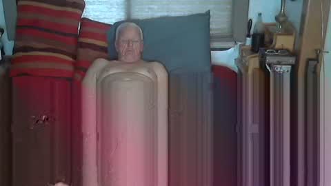 usednotbroken1 online show from 10/27/25, 02:21