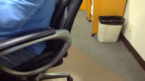 useemie online show from 04/21/26, 08:23