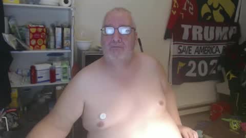 Snapshot of usgoober chatting on 01/08/25, 02:25 Eric online show from 01/08/25, 02:25