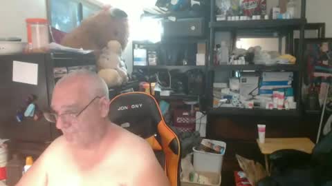 Snapshot of usgoober chatting on 06/21/26, 02:03 Eric online show from 06/21/26, 02:03