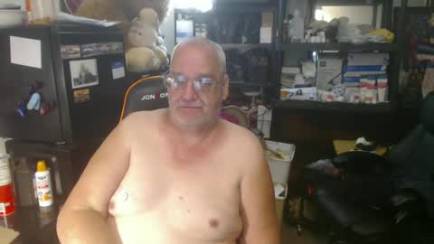 Snapshot of usgoober chatting on 06/22/26, 02:13 Eric online show from 06/22/26, 02:13