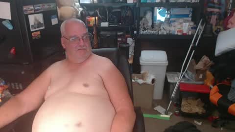 Snapshot of usgoober chatting on 07/17/26, 01:34 Eric online show from 07/17/26, 01:34