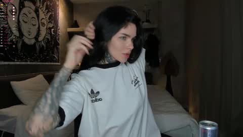 Eva online show from 02/03/26, 06:57