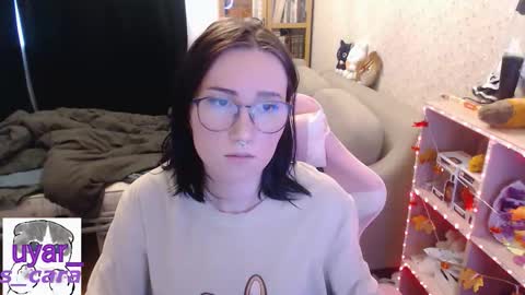 Snapshot of uyar_ chatting on 11/17/25, 07:47 Cara online show from 11/17/25, 07:47