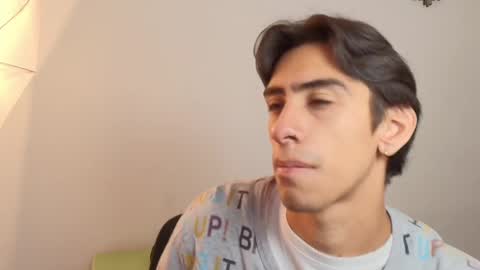 Snapshot of uyukie chatting on 10/14/25, 11:33 UYUKIE online show from 10/14/25, 11:33