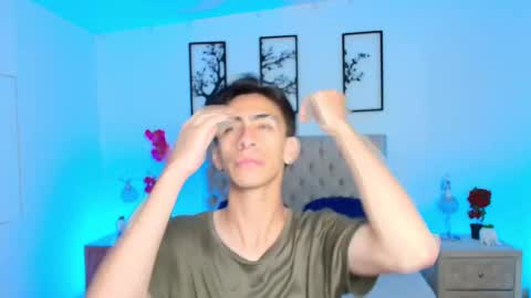 Snapshot of uyukie chatting on 10/16/25, 12:17 UYUKIE online show from 10/16/25, 12:17