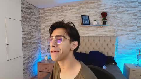 Snapshot of uyukie chatting on 10/30/25, 11:33 UYUKIE online show from 10/30/25, 11:33