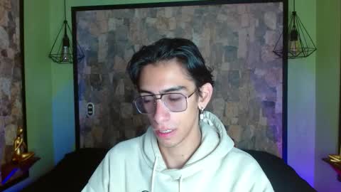 Snapshot of uyukie chatting on 03/23/26, 03:32 UYUKIE online show from 03/23/26, 03:32