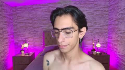 Snapshot of uyukie chatting on 03/25/26, 02:06 UYUKIE online show from 03/25/26, 02:06