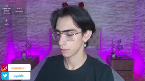 Snapshot of uyukie chatting on 03/26/26, 02:28 UYUKIE online show from 03/26/26, 02:28