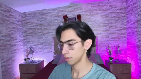 Snapshot of uyukie chatting on 04/13/26, 04:07 UYUKIE online show from 04/13/26, 04:07