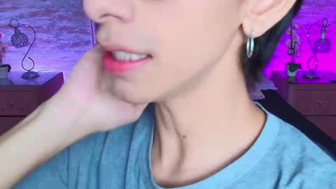 Snapshot of uyukie chatting on 04/14/26, 02:06 UYUKIE online show from 04/14/26, 02:06