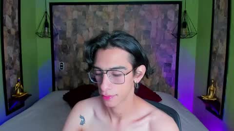 Snapshot of uyukie chatting on 04/16/26, 01:17 UYUKIE online show from 04/16/26, 01:17