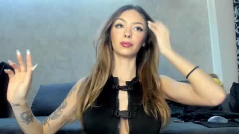 Mia online show from 01/19/26, 03:21