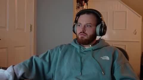 Snapshot of v_for_veng chatting on 03/02/25, 11:42 v_for_veng online show from 03/02/25, 11:42