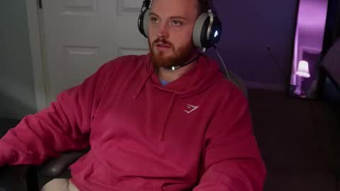 Snapshot of v_for_veng chatting on 11/25/25, 01:38 v_for_veng online show from 11/25/25, 01:38