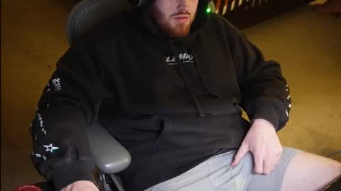 Snapshot of v_for_veng chatting on 03/03/26, 01:45 v_for_veng online show from 03/03/26, 01:45