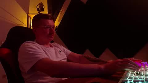 vacation__ online show from 12/03/25, 03:54