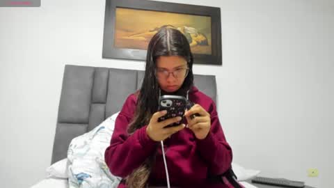 Snapshot of vahiolet_smith chatting on 07/17/26, 12:23 Vahiolet smith online show from 07/17/26, 12:23