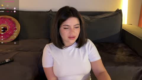 Snapshot of vaiee chatting on 12/20/24, 08:01 Valery online show from 12/20/24, 08:01