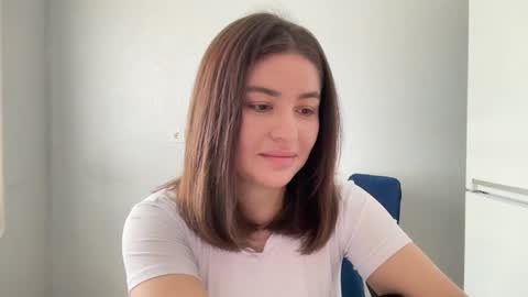 Snapshot of vaiee chatting on 09/13/25, 05:18 Valery online show from 09/13/25, 05:18