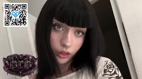 Snapshot of vailyreb chatting on 05/06/26, 11:21 Marin online show from 05/06/26, 11:21