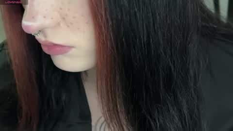 Snapshot of vailyreb chatting on 05/25/26, 02:45 Marin online show from 05/25/26, 02:45
