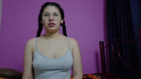 Snapshot of vainilla_cam chatting on 06/23/26, 01:58 Vainilla online show from 06/23/26, 01:58