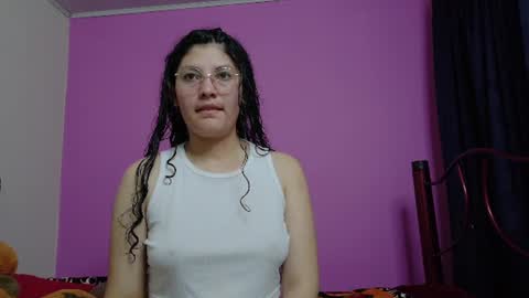 Snapshot of vainilla_cam chatting on 06/24/26, 01:59 Vainilla online show from 06/24/26, 01:59