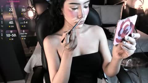 Snapshot of vaiolethsan chatting on 02/05/26, 08:24 Vaioleth online show from 02/05/26, 08:24